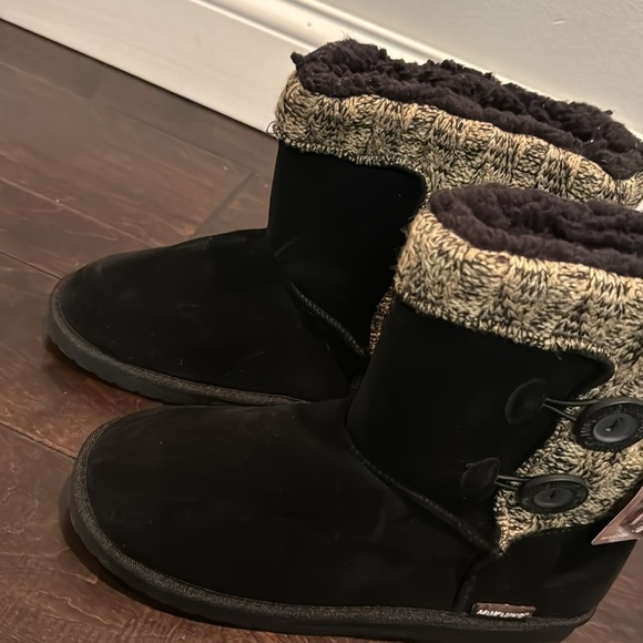 Muk Luks black and tan boots nwt 11 - Picture 3 of 8